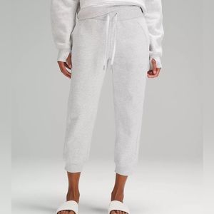 Lululemon Scuba High-Rise Cropped Jogger Heathered Core Ultra Light Grey Size 8